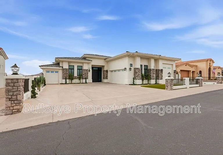 1527 E Villa Maria Dr — Photo 4
