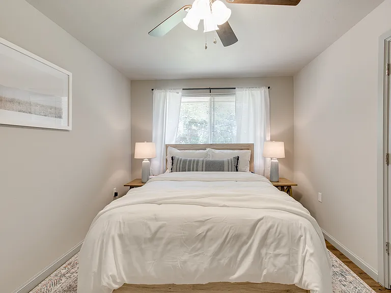 2841 Cambridge Ct — Photo 4