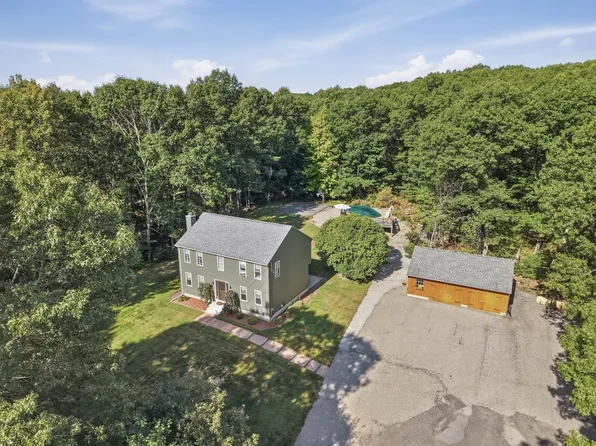 10 Flaxfield Rd, Dudley, MA 01571