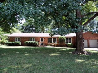 2618 E Crestview St, Springfield, MO 65804