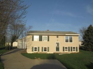 13521 138th St W, Taylor Ridge, IL 61284