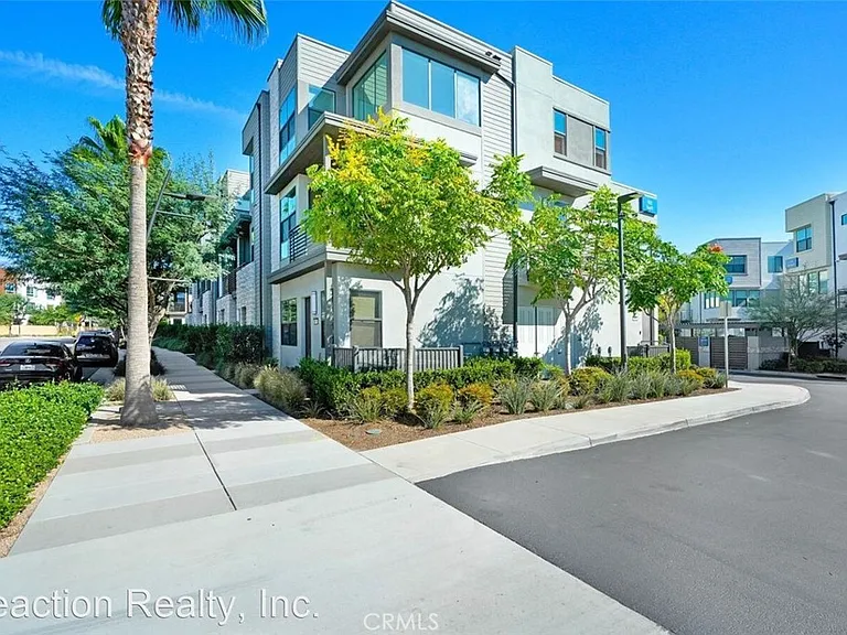 9618 Nova Pl — Photo 2