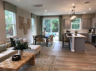 4436 Iron Oak Ln, Charlotte, NC 28269