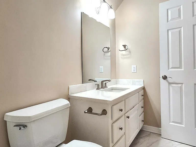 3829 Versailles Ct — Photo 21