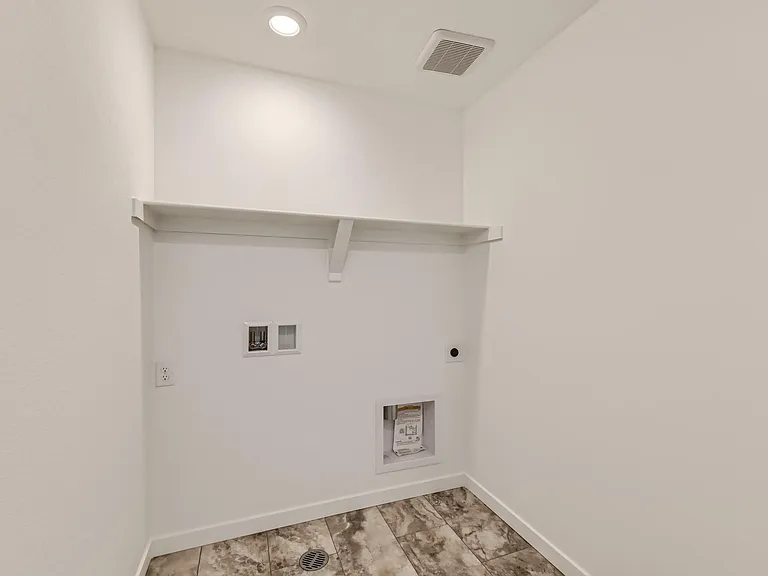 637 Acorn Pl — Photo 9
