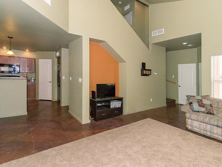 3307 N Tyndall Ave — Photo 21