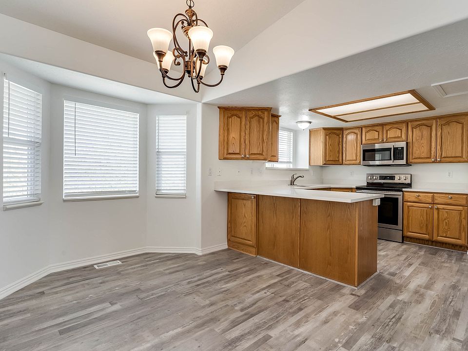 4405 S 2750 W 4405 S 2750 W Roy UT Zillow
