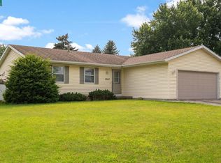1307 Commonwealth Dr, Fort Atkinson, WI 53538