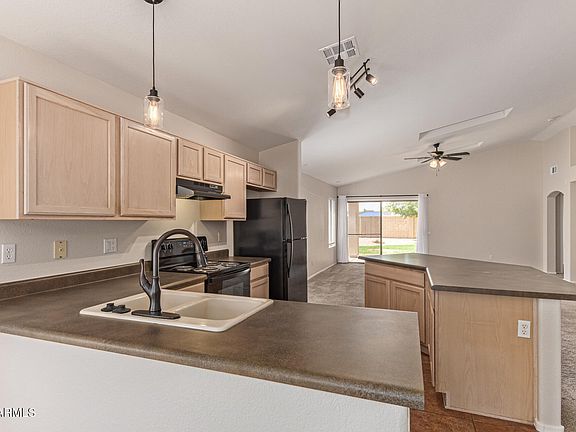 4th image of 1424 W MEAD Drive