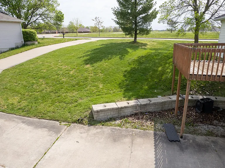 1305 Omaha Ct — Photo 37