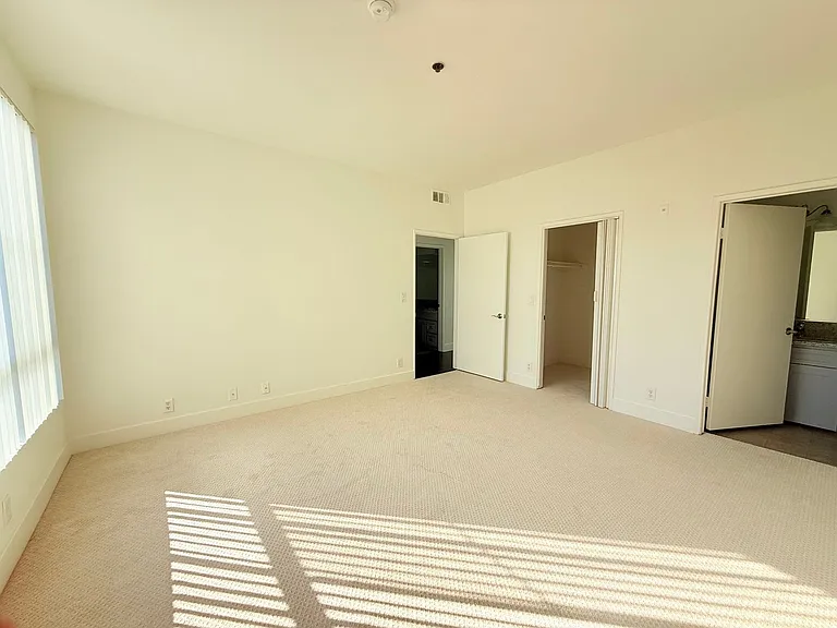 Perfectly situated 2 bedroom and 2 bathroom ! — Photo 64
