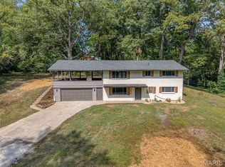 360 Valley Dr, East Alton, IL