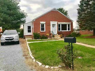 206 S Waverley St, Staunton, VA 24401