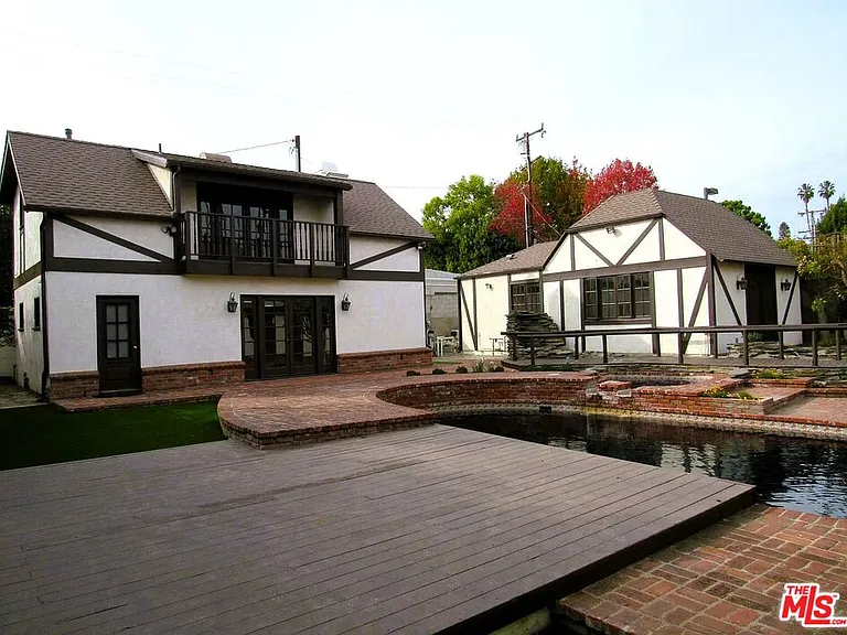 605 Foothill Rd — Photo 3