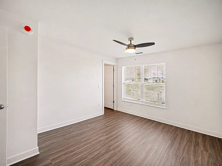 The Grove Apartment Homes — Photo 46