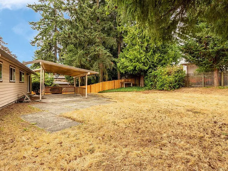 811 170th Pl NE — Photo 4