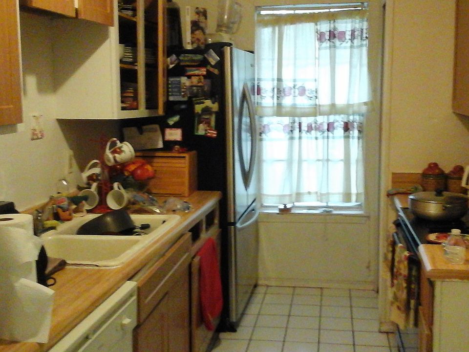 2nd image of 3917 Glengate Dr