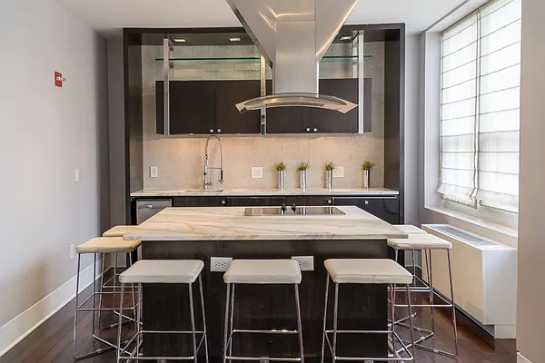 Sold by Nestseekers | media 10