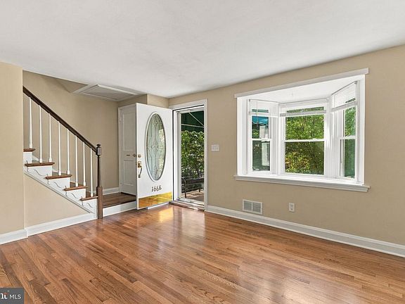 5th image of 1668 Hardwick Rd