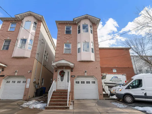 8512 Smith Avenue image 1 of 25