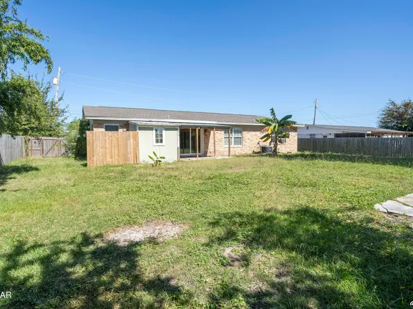 1819 Airport Cir, Panama City, FL 32405