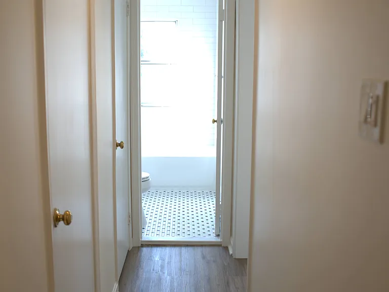 1728 N Rhodes St #281 — Photo 14