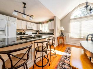 18 Beacon Ct, Mashpee, MA 02649