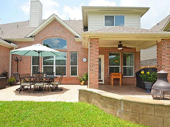 2nd image of 2922 Poplar Isle