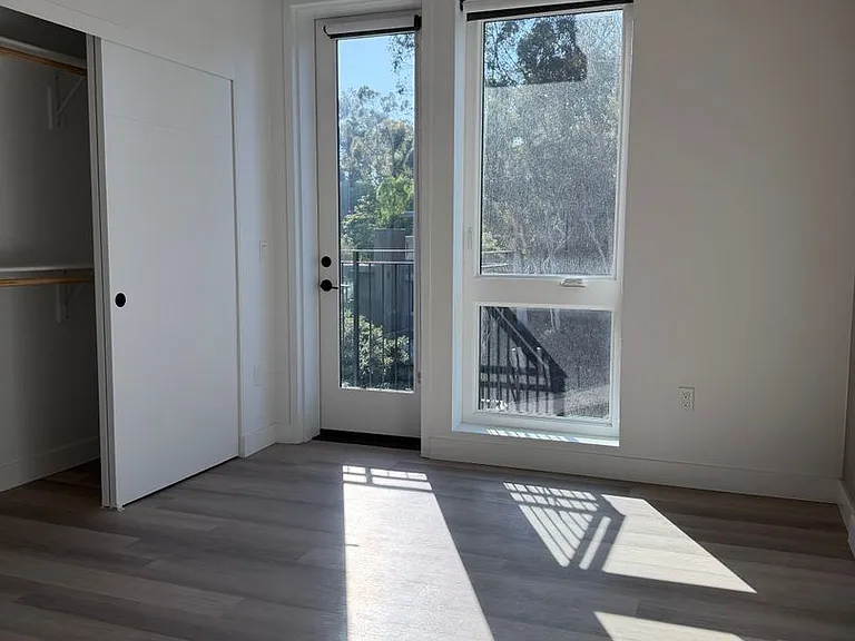 Rainford Apartments — Photo 113