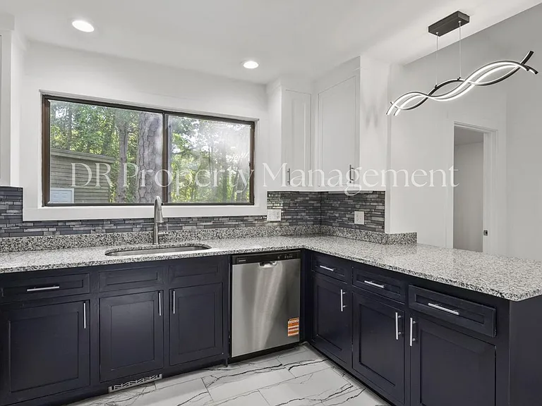 821 Castaways Trl — Photo 10