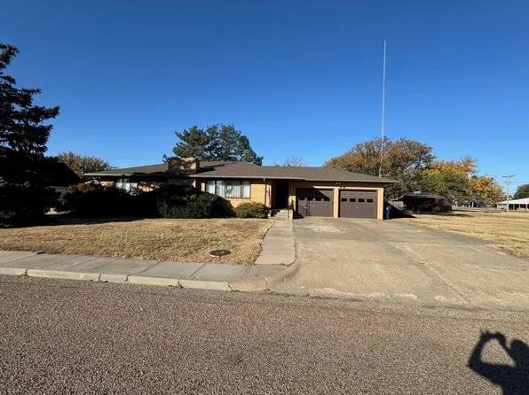 115 N School St, Ness City, KS 67560