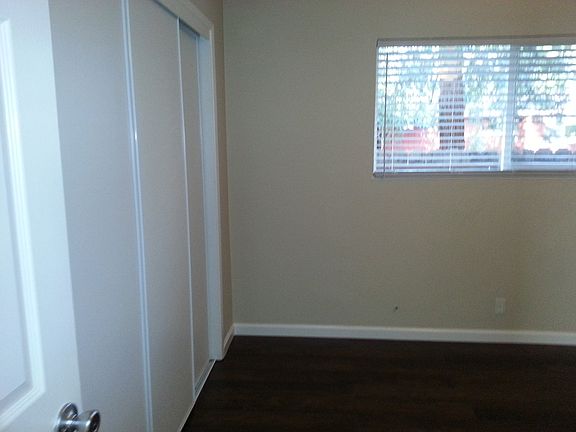 5th image of 910 Dainty Ave APT 3