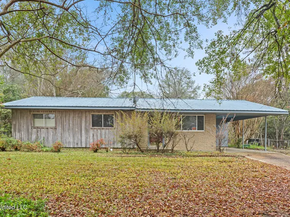 322 Beverly Cir, Crystal Springs, MS 39059