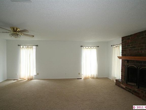 4th image of 3109 S 216 East Ave