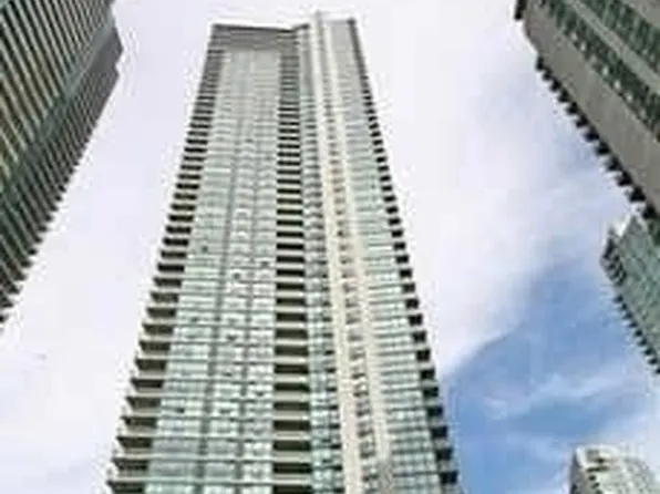 16 Harbour St #4001, Toronto, ON M5J 2Z7