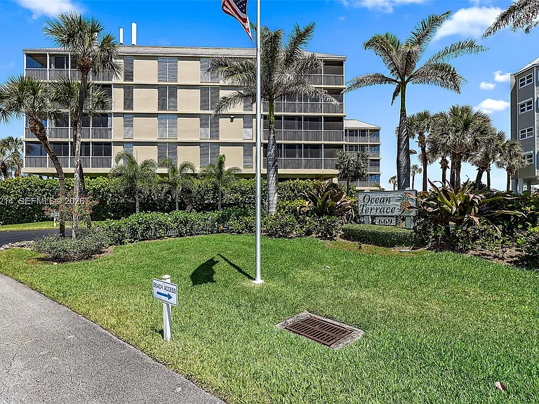 669 NE Plantation Rd #406 — Photo 28