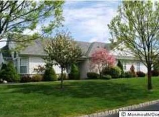 71 Rosewood Dr, Lakewood, NJ 08701