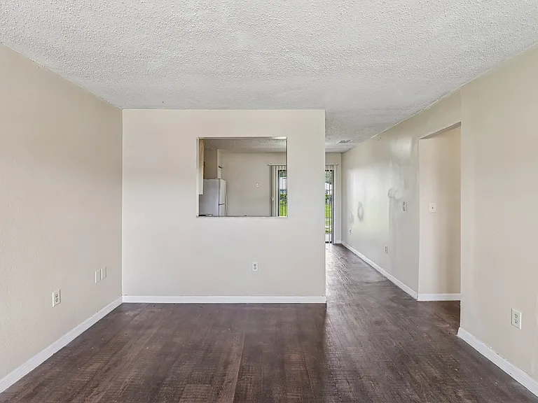 384 Cocoa Ct — Photo 17