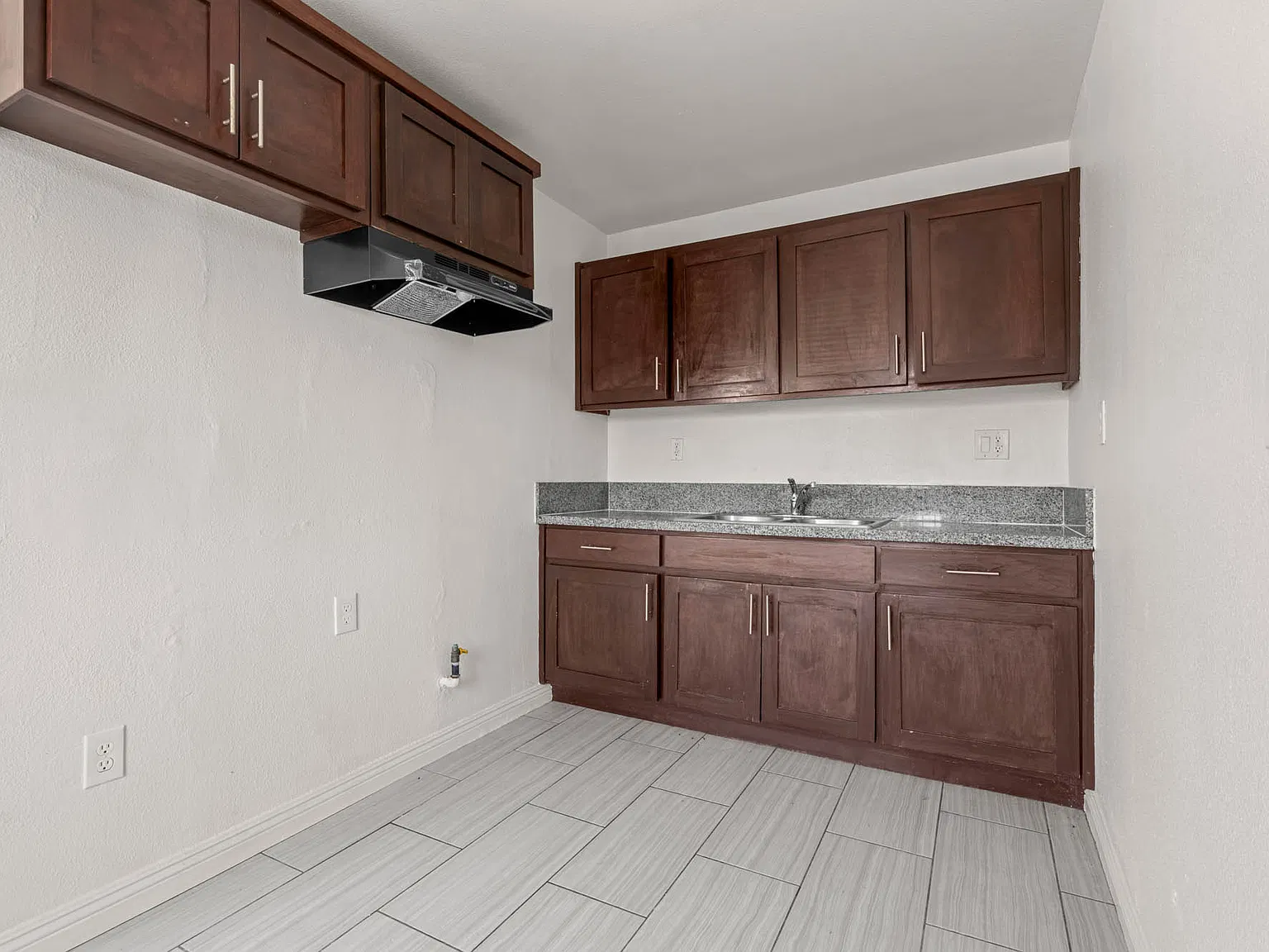 10008-10020 S Avalon Blvd — Photo 2