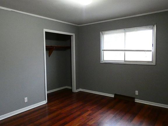 3rd image of 1002 Bagley Dr