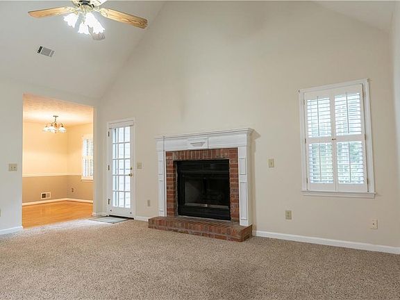 4th image of 103 Radford Cir SW