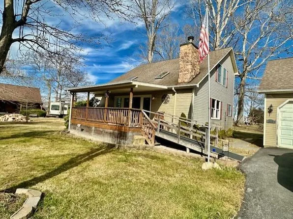 200 Mill Hill Acres Dr, Peterstown, WV 24963