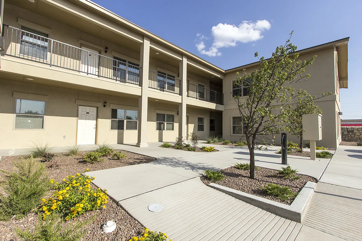 Building Photo - 500 S Yarbrough Dr