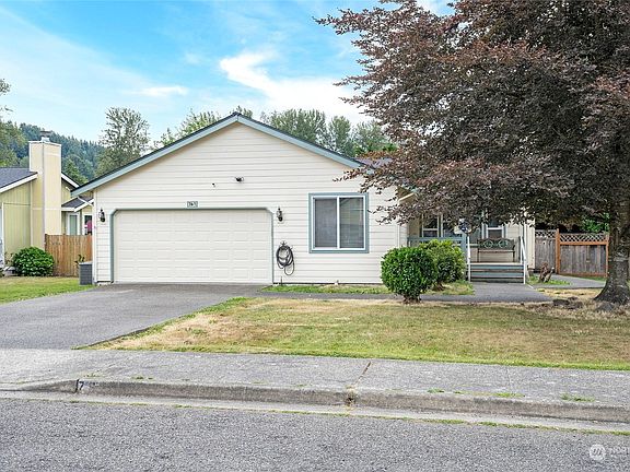 2nd image of 761 Oakhurst Drive