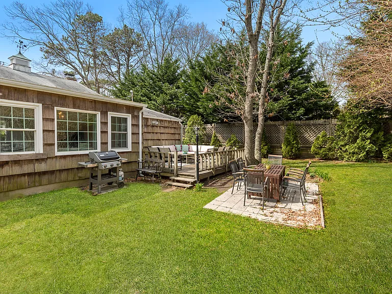 35 Lynn Ave — Photo 6