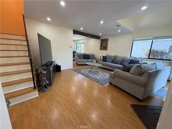 19231 Sherman Way Unit 36, Los Angeles, CA 91335