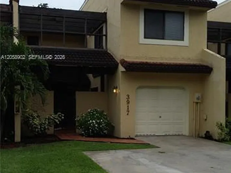 3917 Adra Ave #Townhouse E-46A — Photo 3