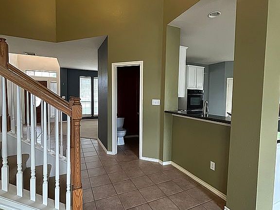 5th image of 604 Bellaire Oaks Dr