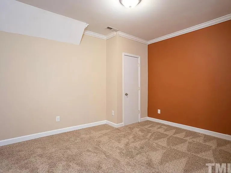 214 Kylemore Cir — Photo 21