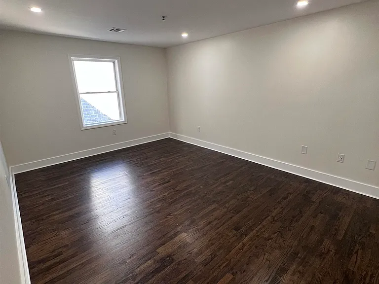 427-429 Martin Luther King Jr Dr #3 — Photo 13